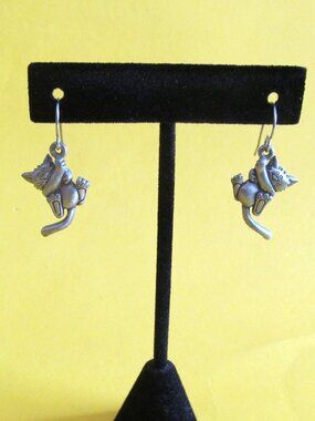 JJ Jonette cat dangle earrings